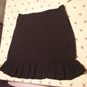 ‼️ Dress Barn Pinstripe Ruffle Skirt size 12